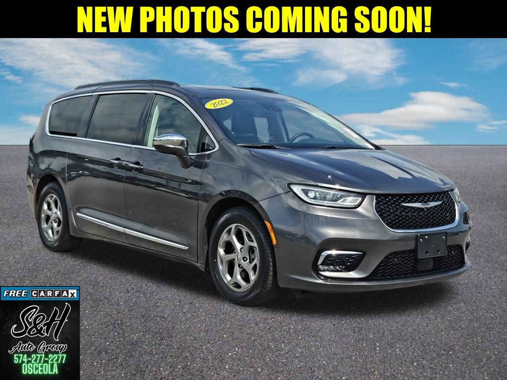2022 Chrysler Pacifica Limited's photo