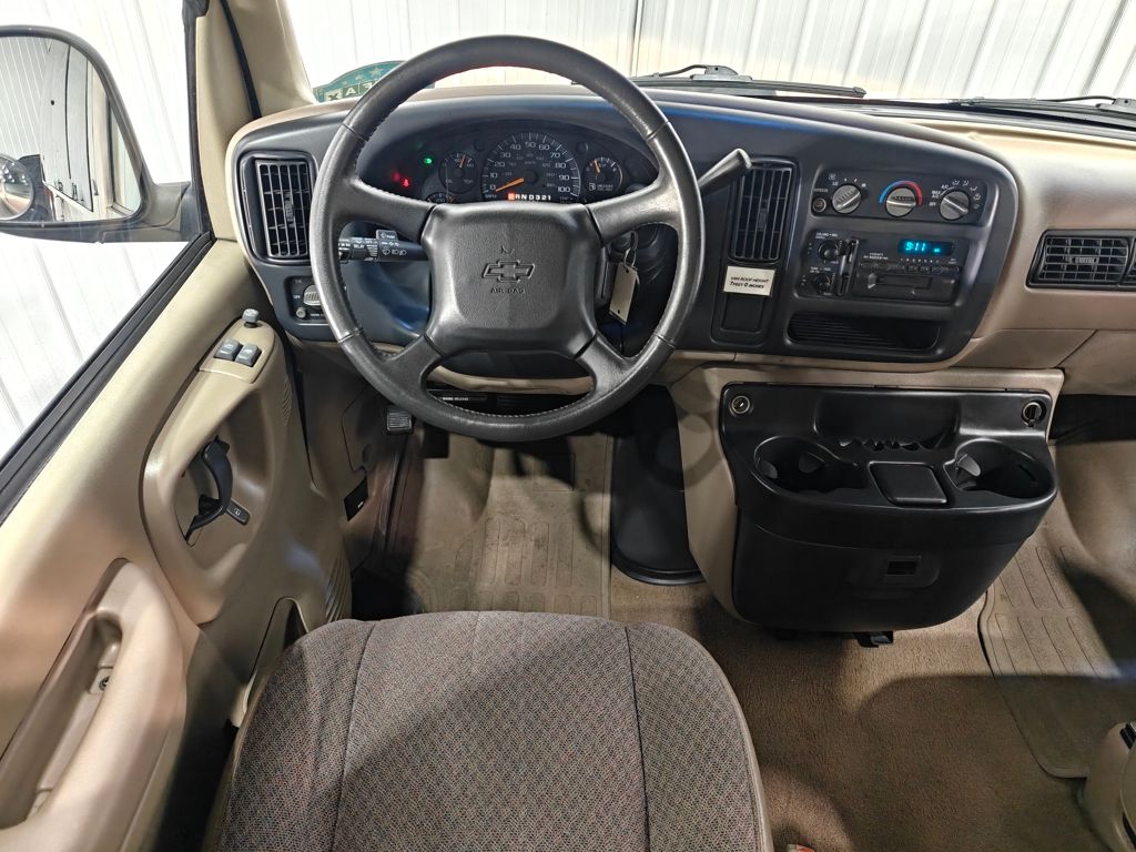 1999 Chevrolet Express Van Base photo 2