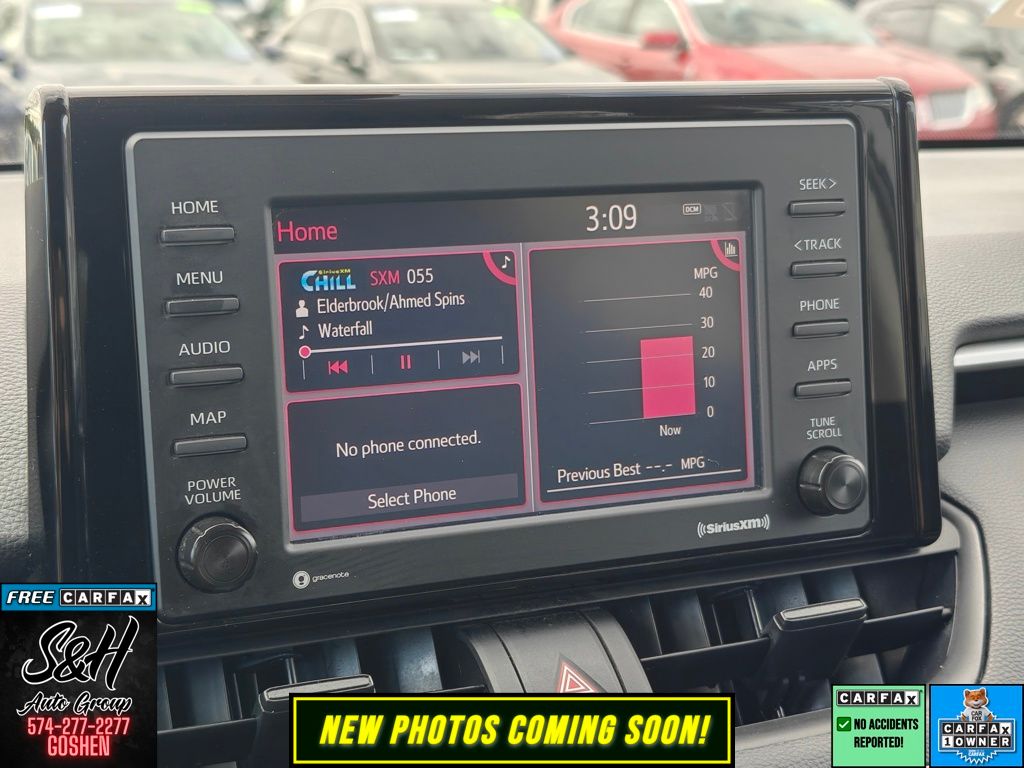 2022 Toyota RAV4 LE photo 2