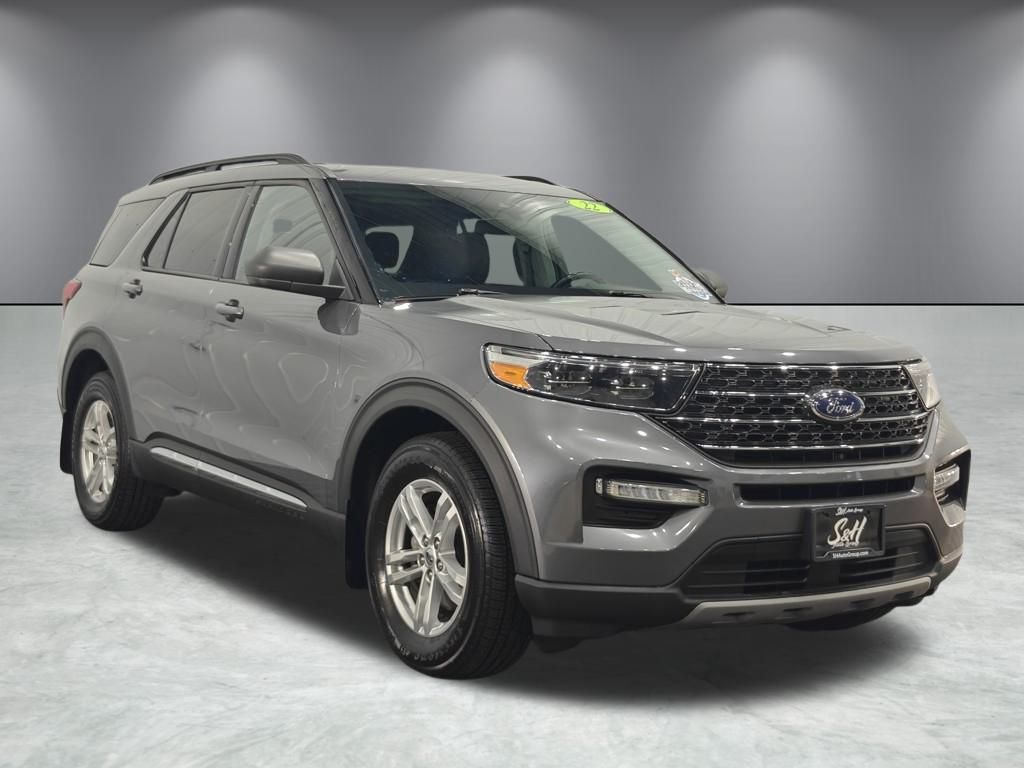 2022 Ford Explorer XLT photo 2