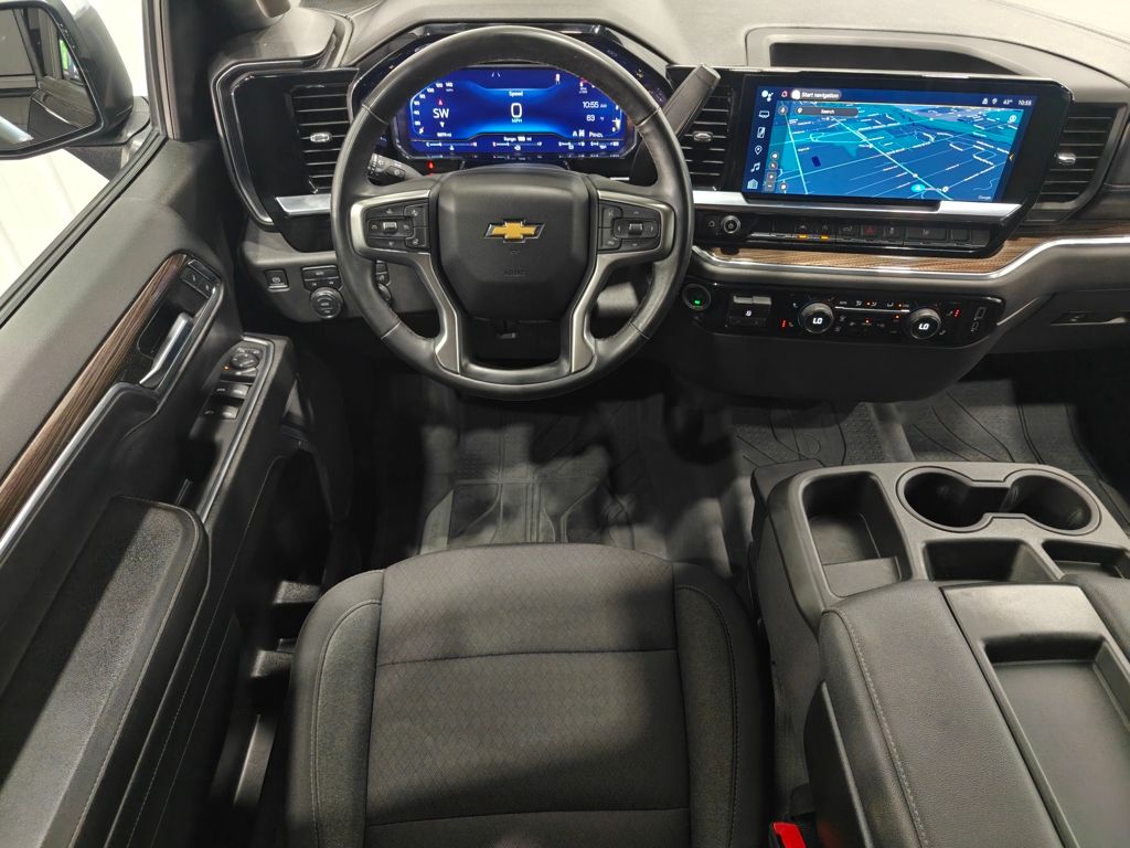 2023 Chevrolet Silverado 1500 LT photo 4