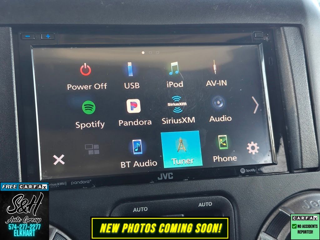 2017 Jeep Wrangler Unlimited Sport photo 3