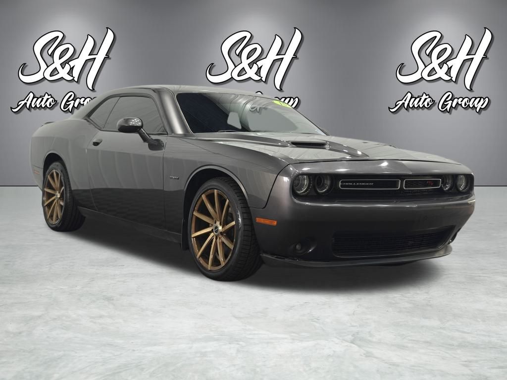 2015 Dodge Challenger SXT Plus photo 2