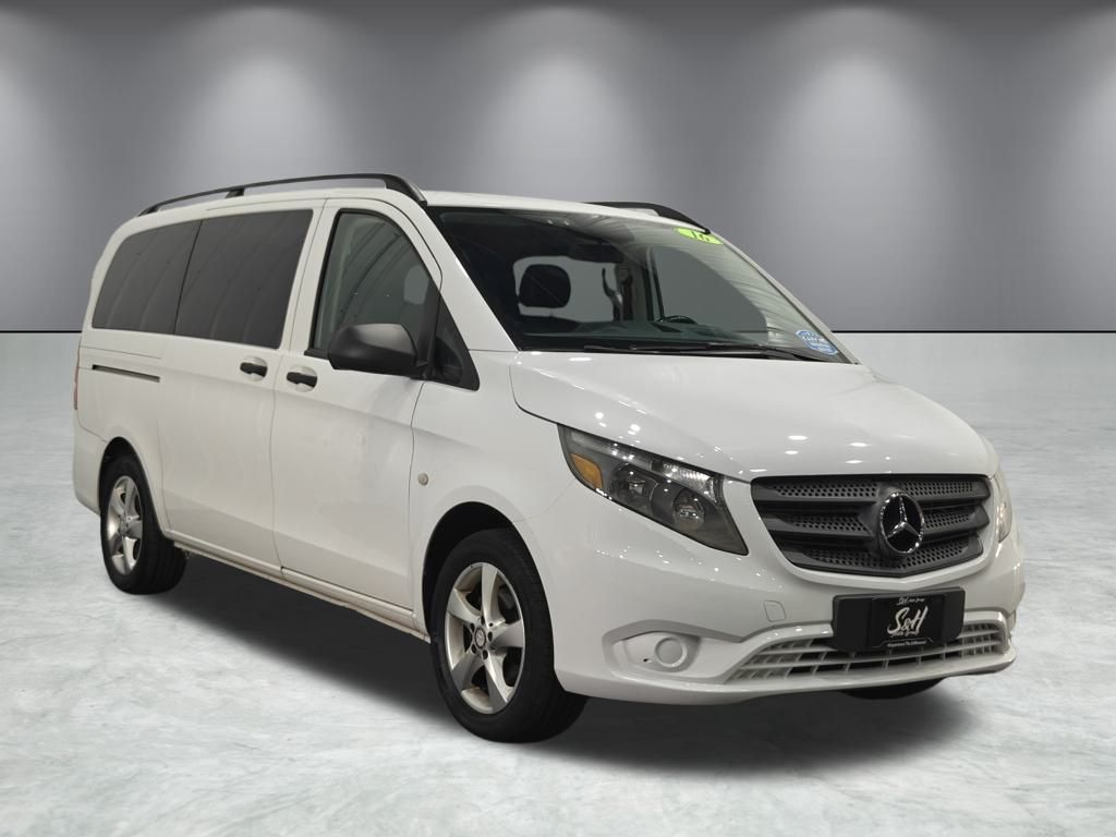 2016 Mercedes Benz Metris Passenger photo 2