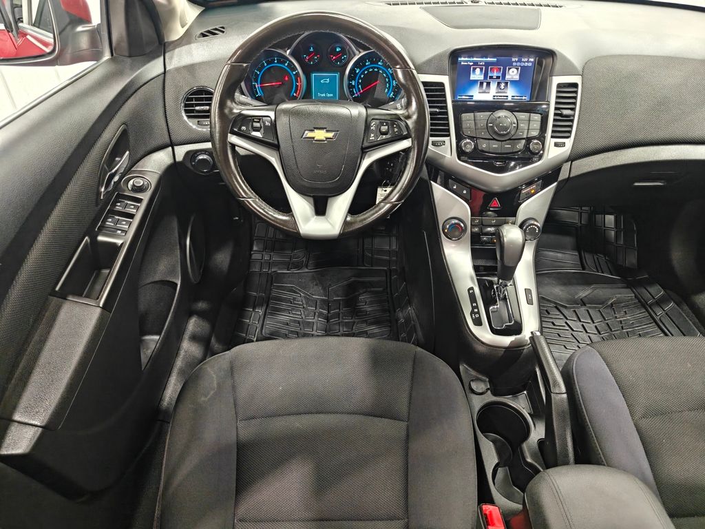 2014 Chevrolet Cruze photo 3