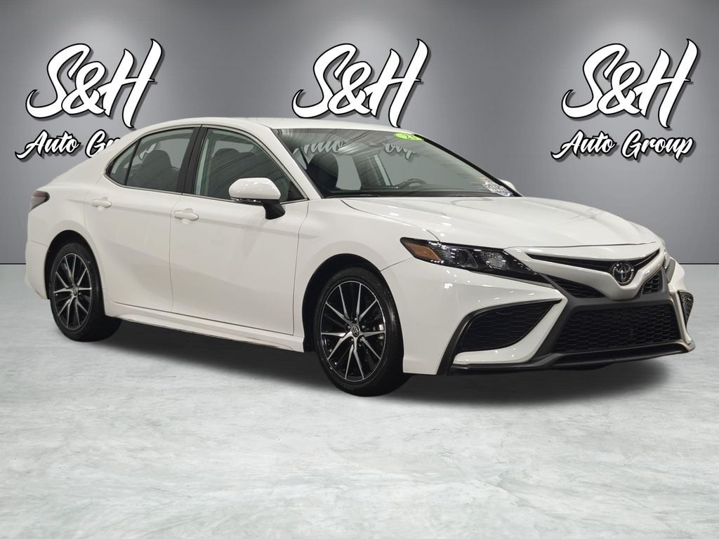 Used 2023 Toyota Camry SE Sedan