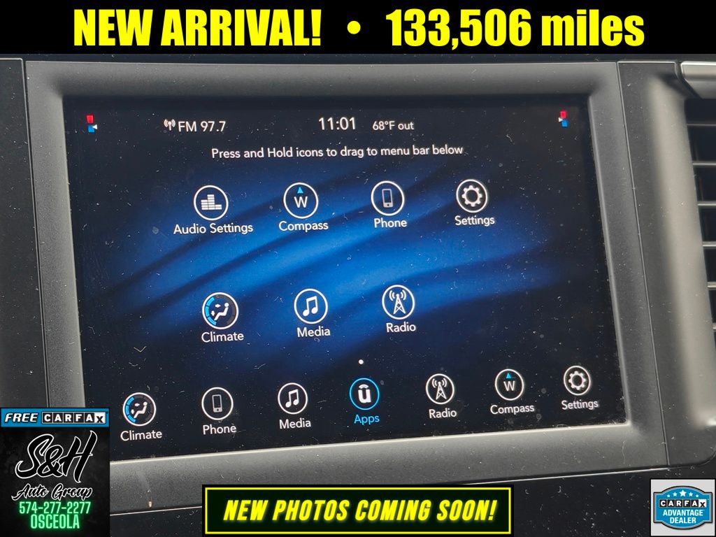 2018 Chrysler Pacifica L photo 3
