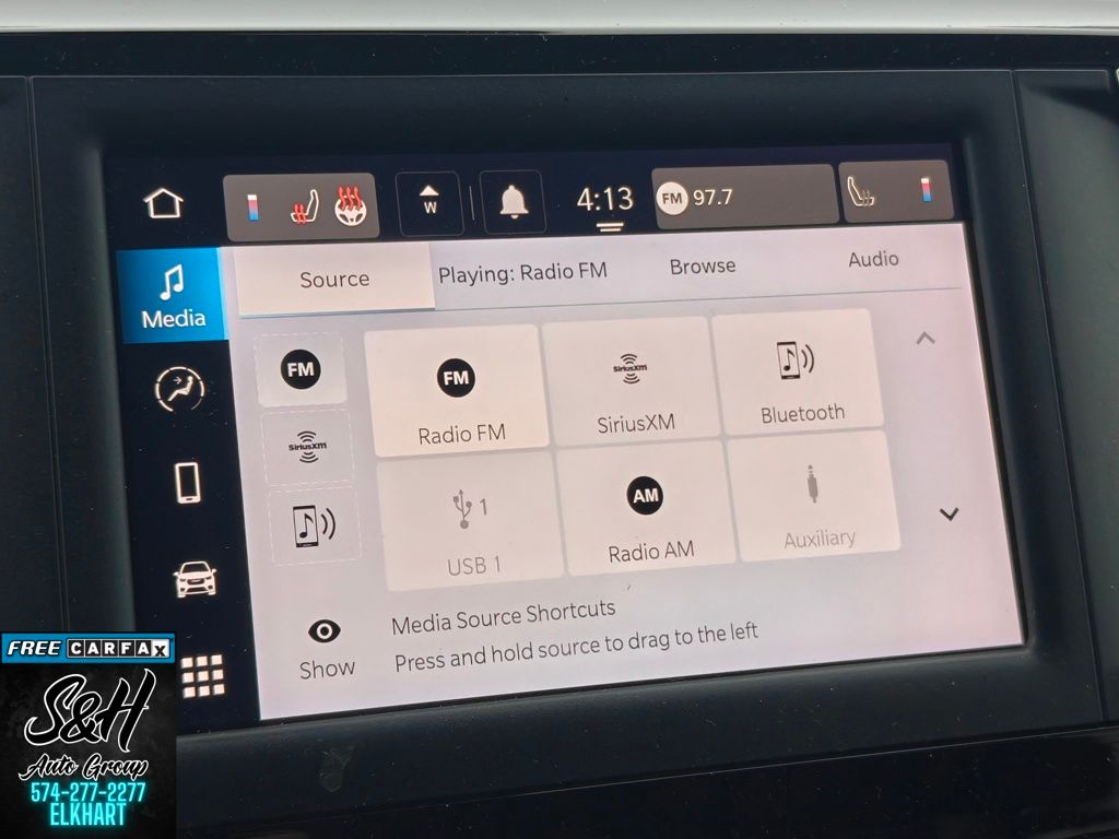 2023 Chrysler Voyager LX photo 3
