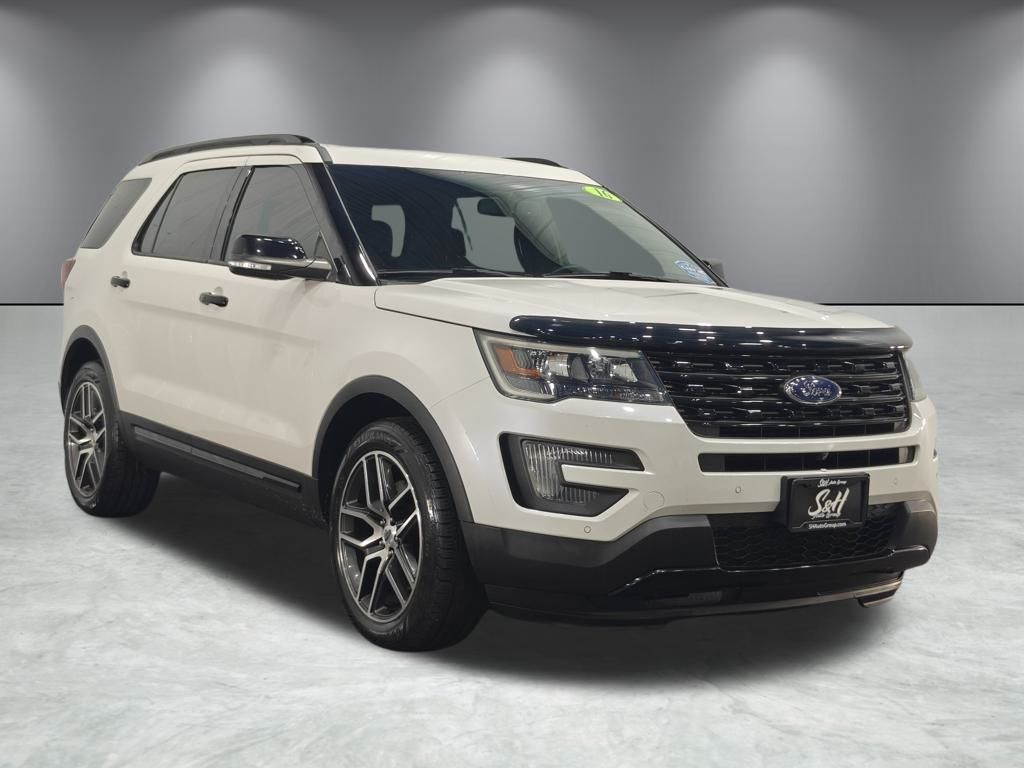 2016 Ford Explorer Sport photo 2