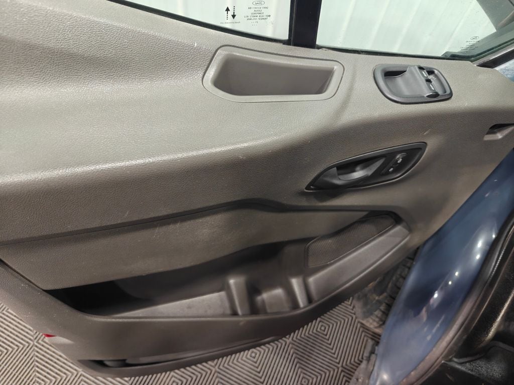 2021 Ford Transit Cutaway Base - Photo 34