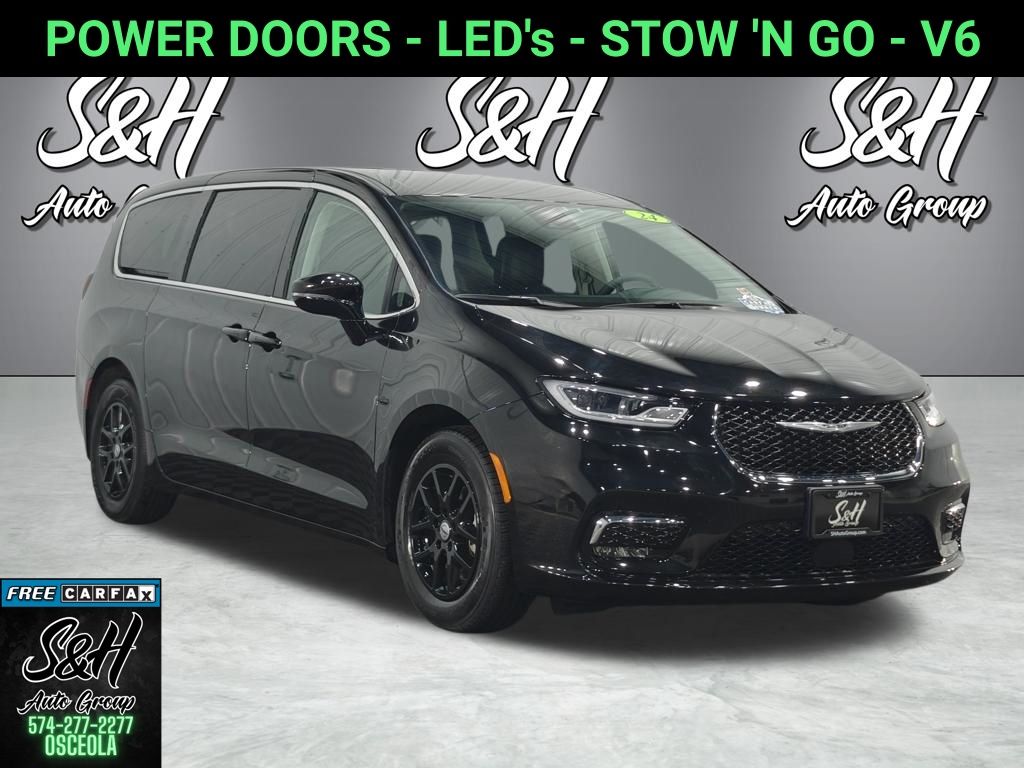 2024 Chrysler Pacifica Touring L's photo
