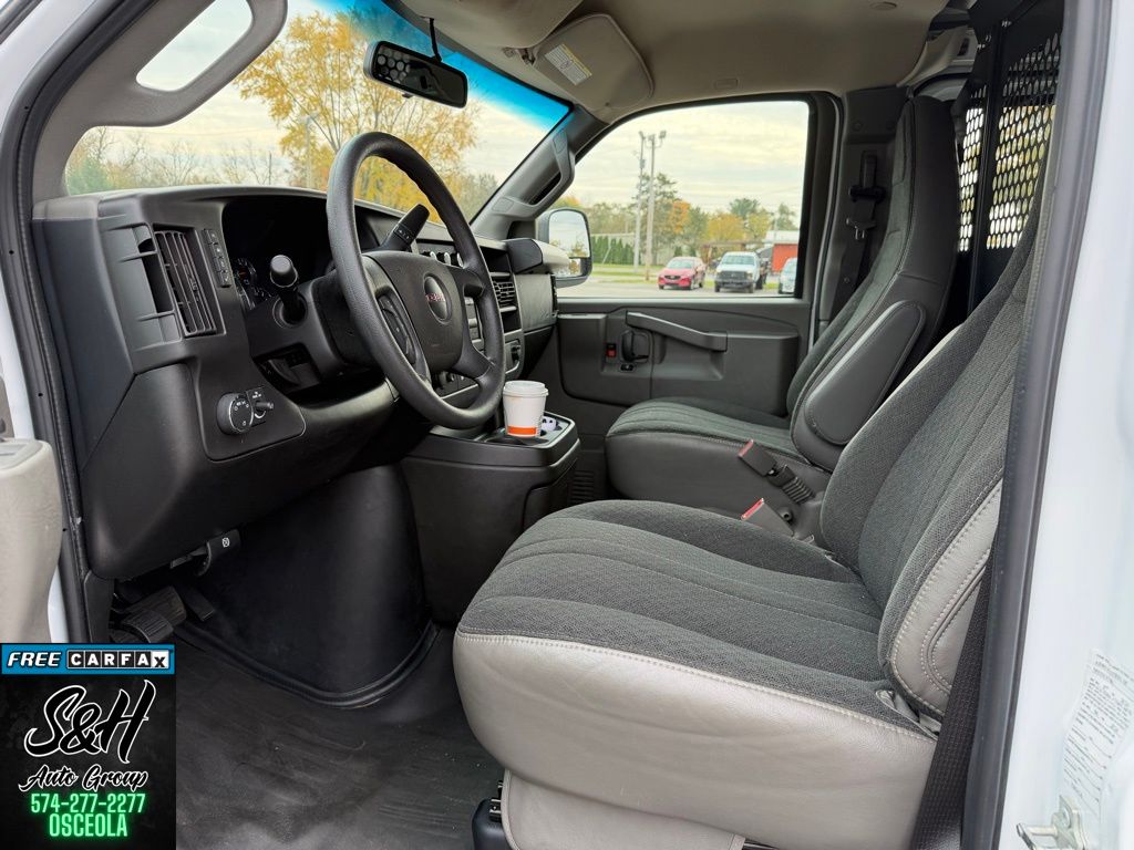 2024 Gmc Savana 2500 Cargo photo 3