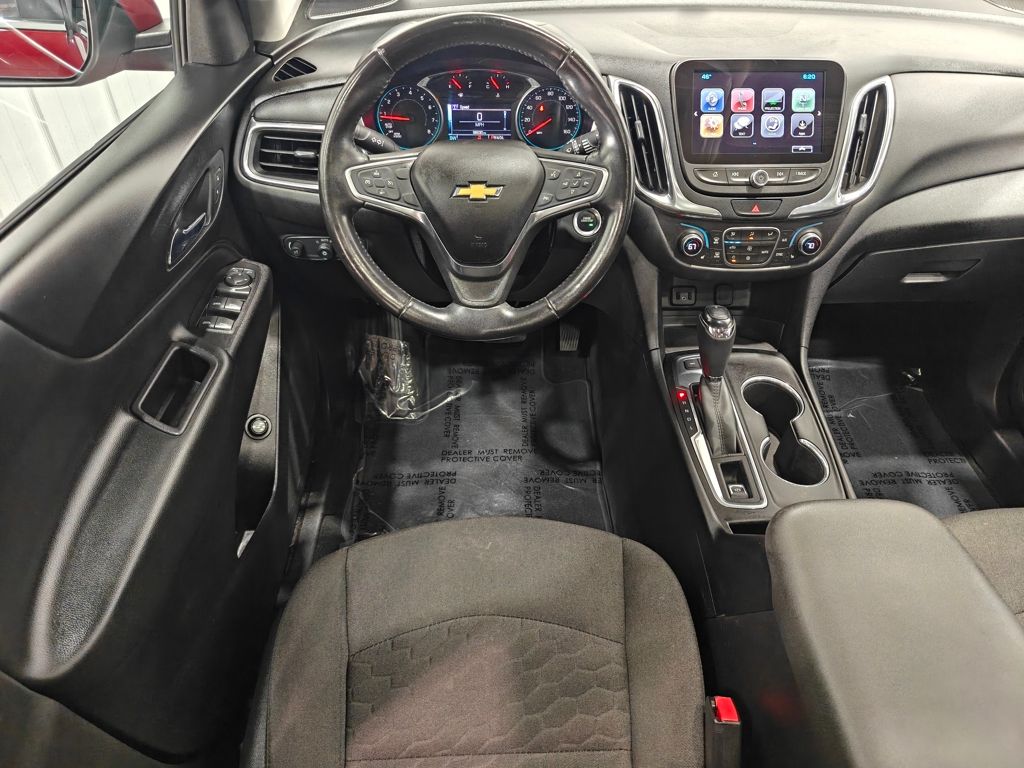 2018 Chevrolet Equinox LT photo 3
