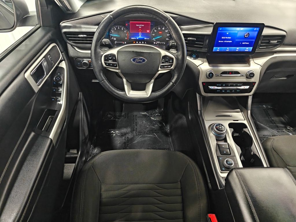2021 Ford Explorer XLT photo 3