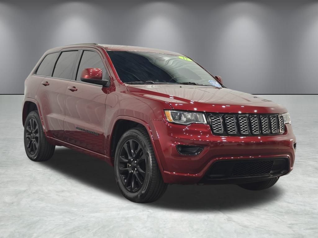 2017 Jeep Grand Cherokee Altitude photo 2