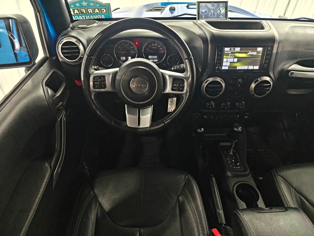 2015 Jeep Wrangler Unlimited Rubicon photo 3