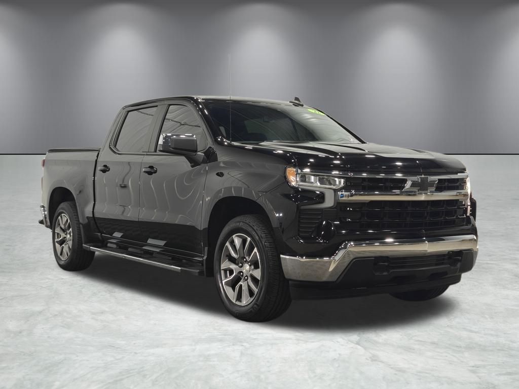 2022 Chevrolet Silverado 1500 LT photo 2