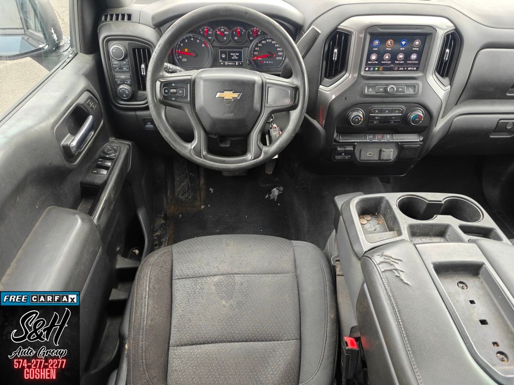 2020 Chevrolet Silverado 1500 Custom photo 3