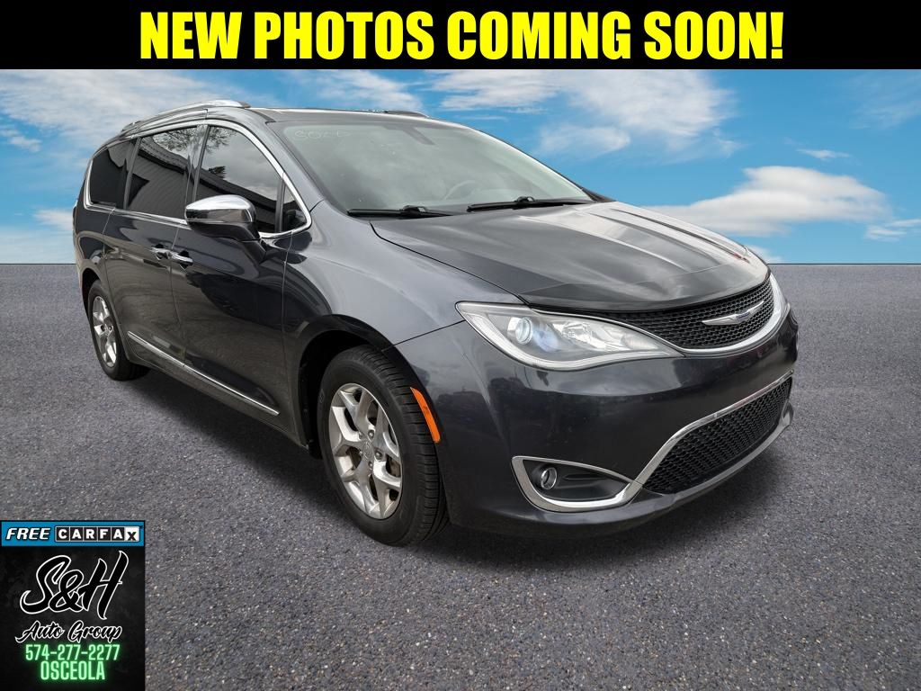 2019 Chrysler Pacifica Limited's photo