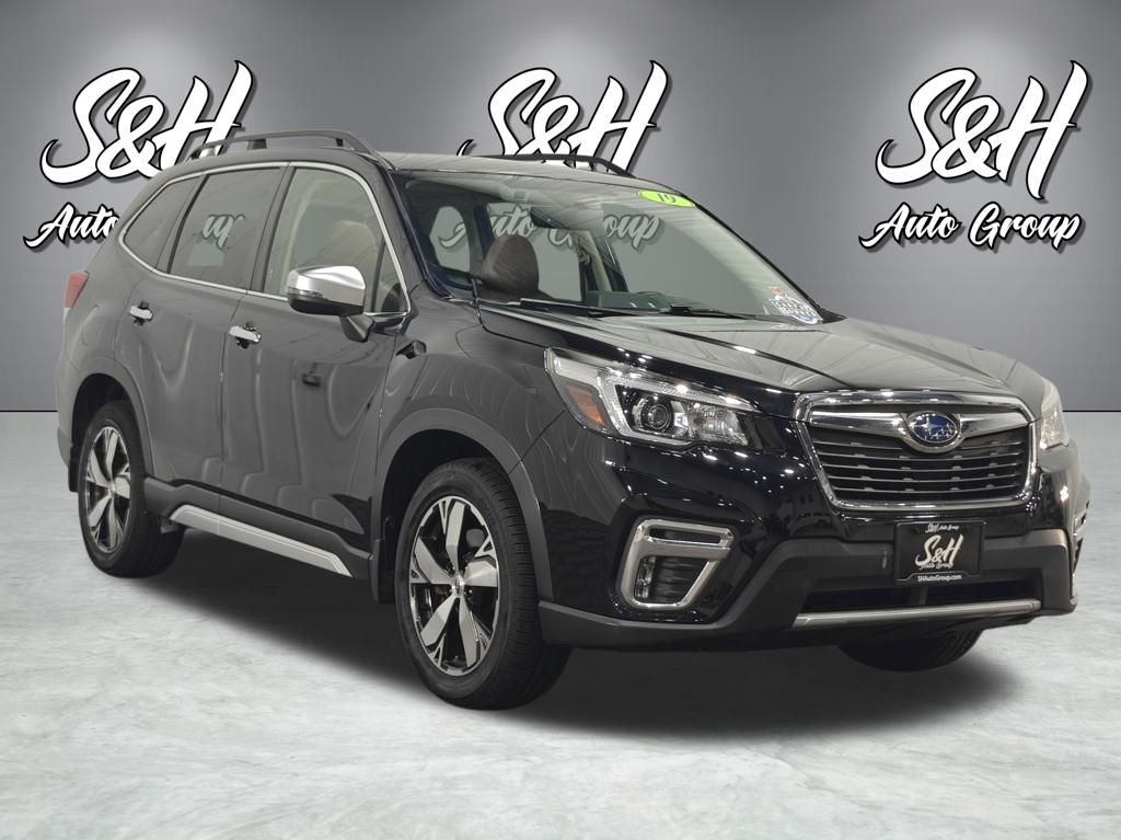 2019 Subaru Forester Touring photo 2