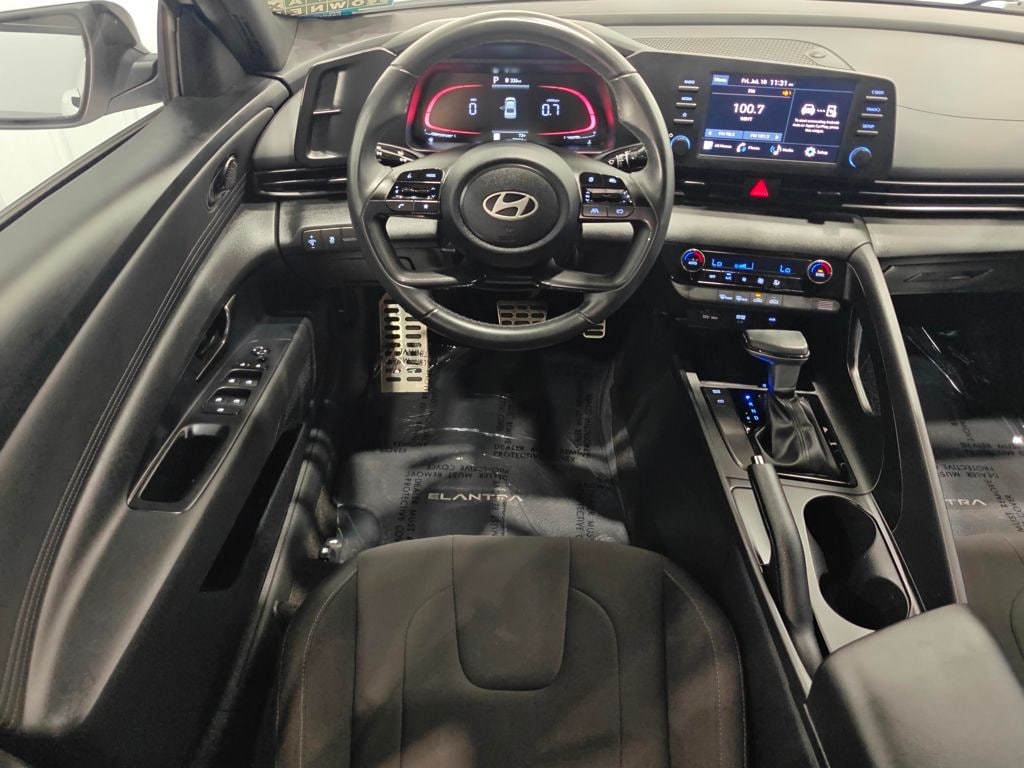 Used 2025 Hyundai Elantra SEL Sport Sedan