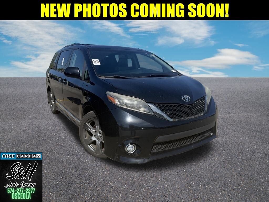 Used 2017 Toyota Sienna SE Premium Minivan/Van