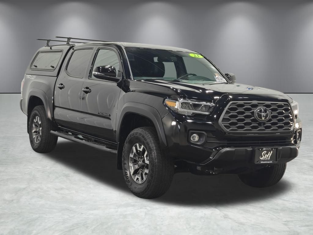 2023 Toyota Tacoma TRD Off-Road photo 2