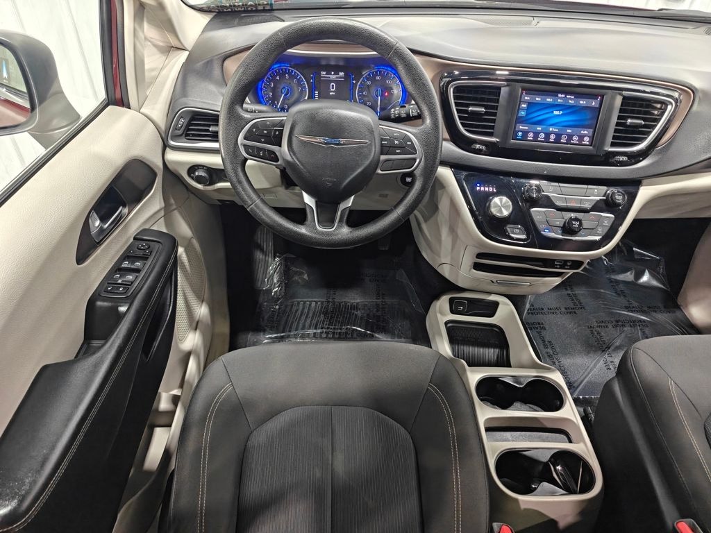 Used 2020 Chrysler Voyager L Minivan/Van