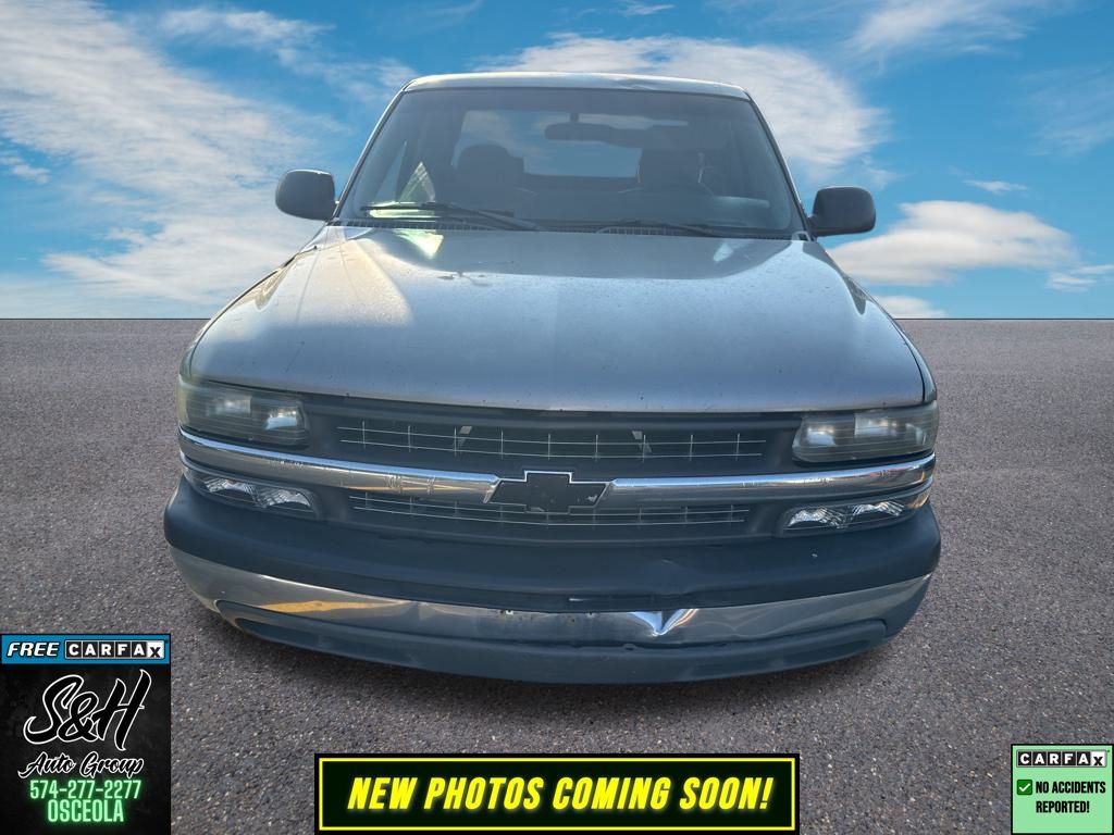 2000 Chevrolet Silverado 1500 LS photo 2