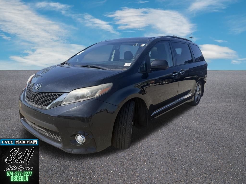 Used 2017 Toyota Sienna SE Premium Minivan/Van