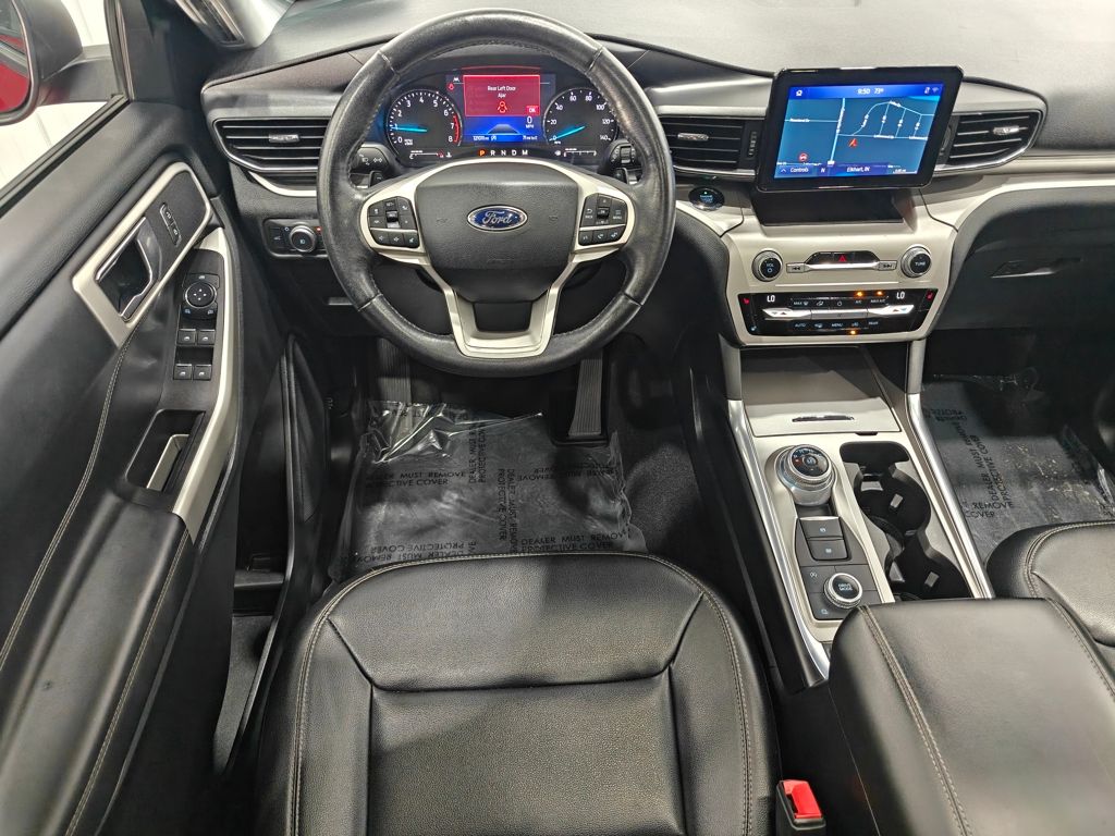 2021 Ford Explorer XLT photo 3