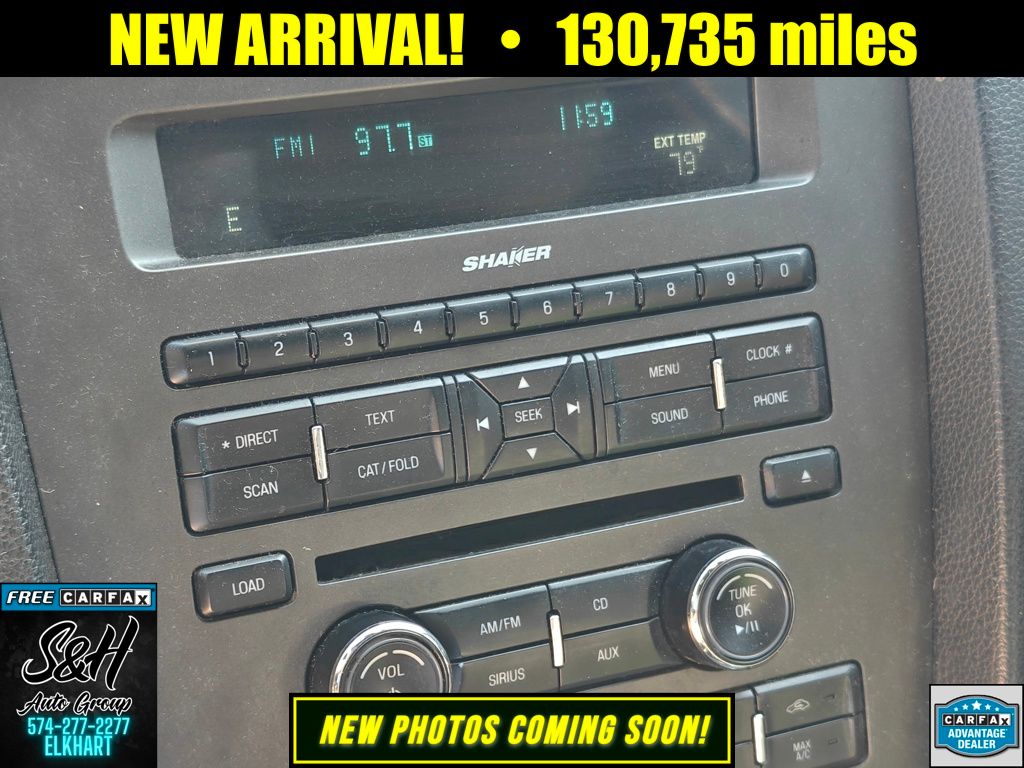 2013 Ford Mustang V6 Premium photo 2