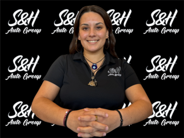Staff member Fernanda Mendoza from ID_d8a329