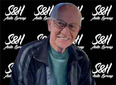 Staff member Sparky from ID_32d176