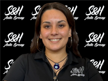 Staff member Fernanda Mendoza from ID_d8a329