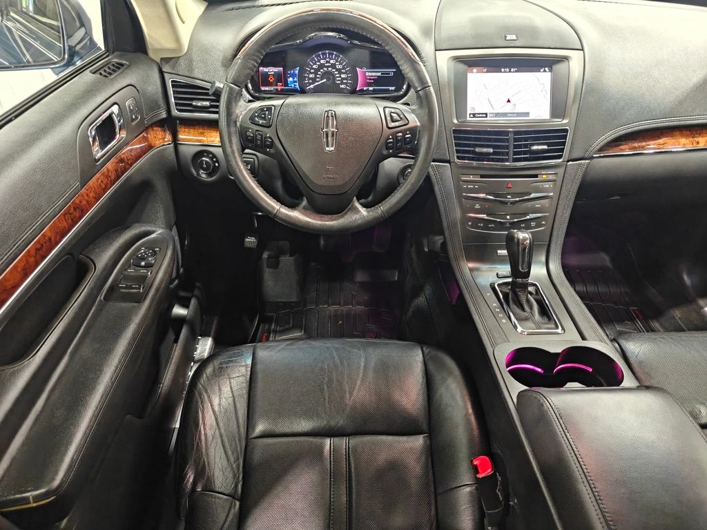 2019 Lincoln MKT Reserve photo 3