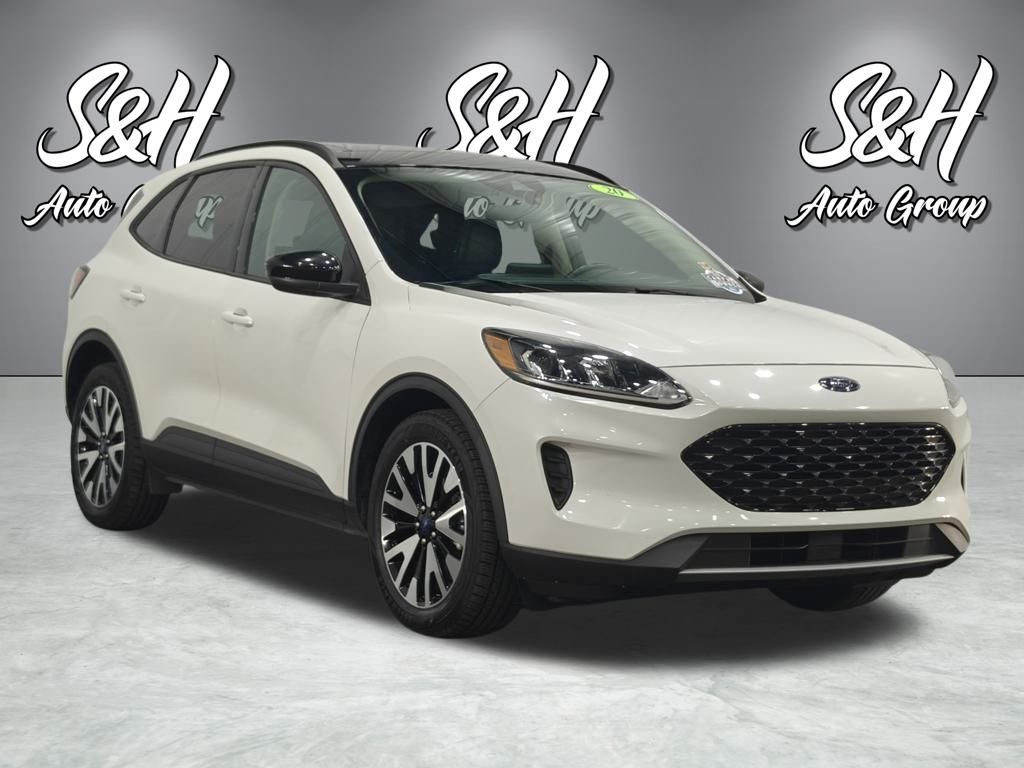 2020 Ford Escape SE Sport Hybrid photo 2