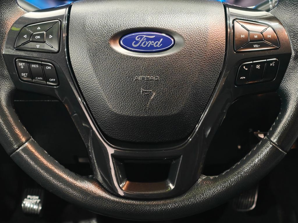 2019 Ford Explorer XLT photo 4