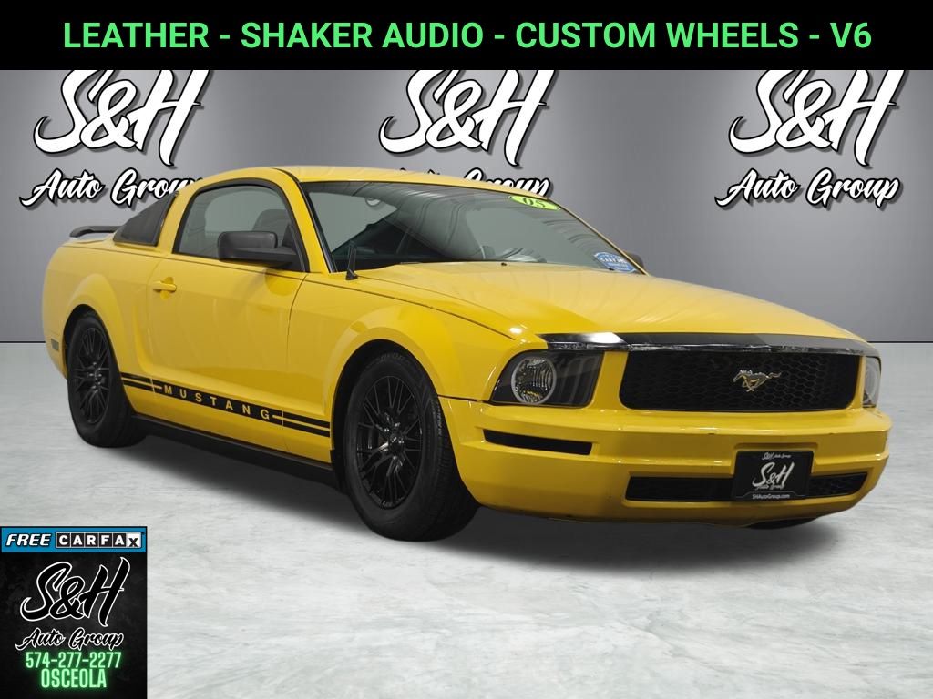 2005 Ford Mustang Deluxe's photo