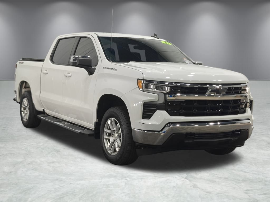 2023 Chevrolet Silverado 1500 LT photo 2