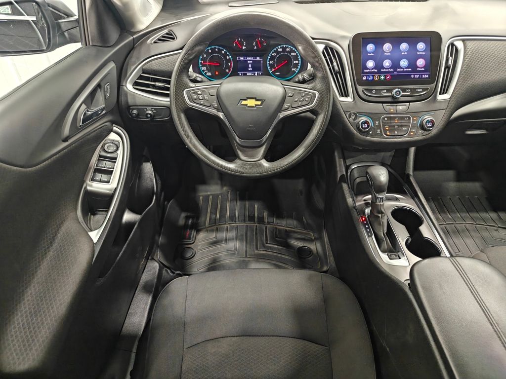 2023 Chevrolet Malibu 1LT photo 2
