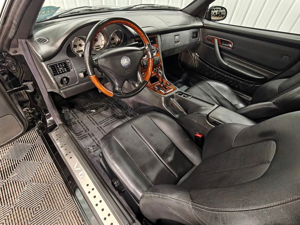 2001 Mercedes Benz SLK photo 2