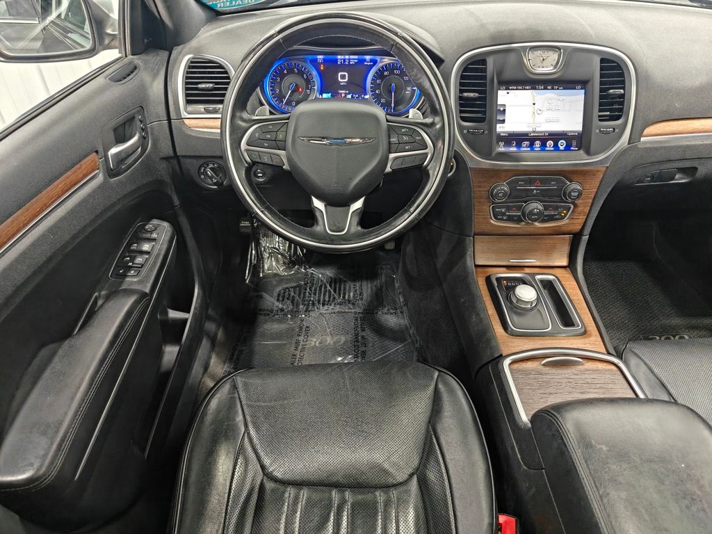2016 Chrysler 300 C Platinum photo 3