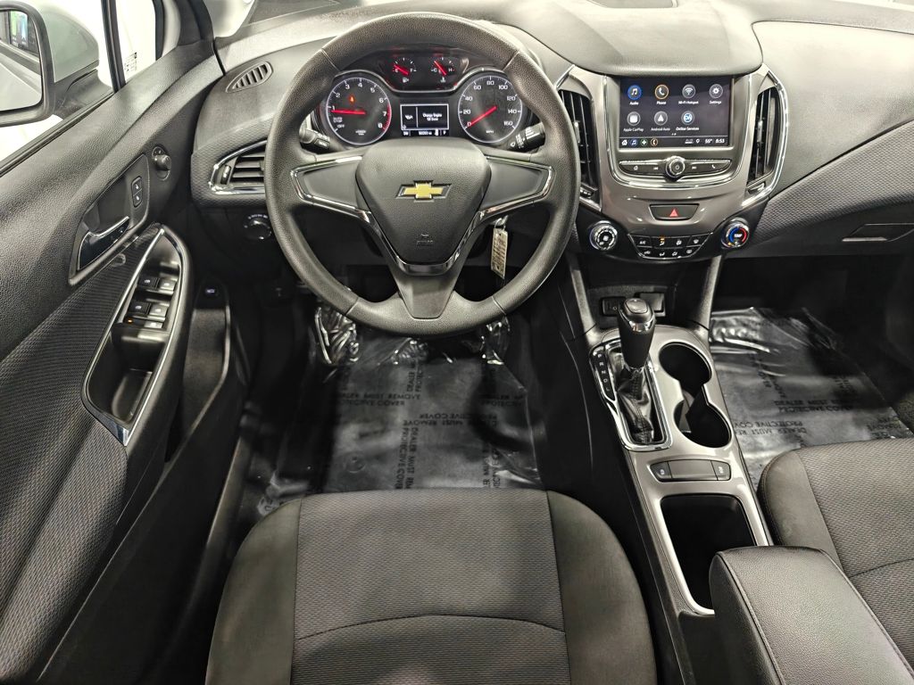2019 Chevrolet Cruze LS photo 3