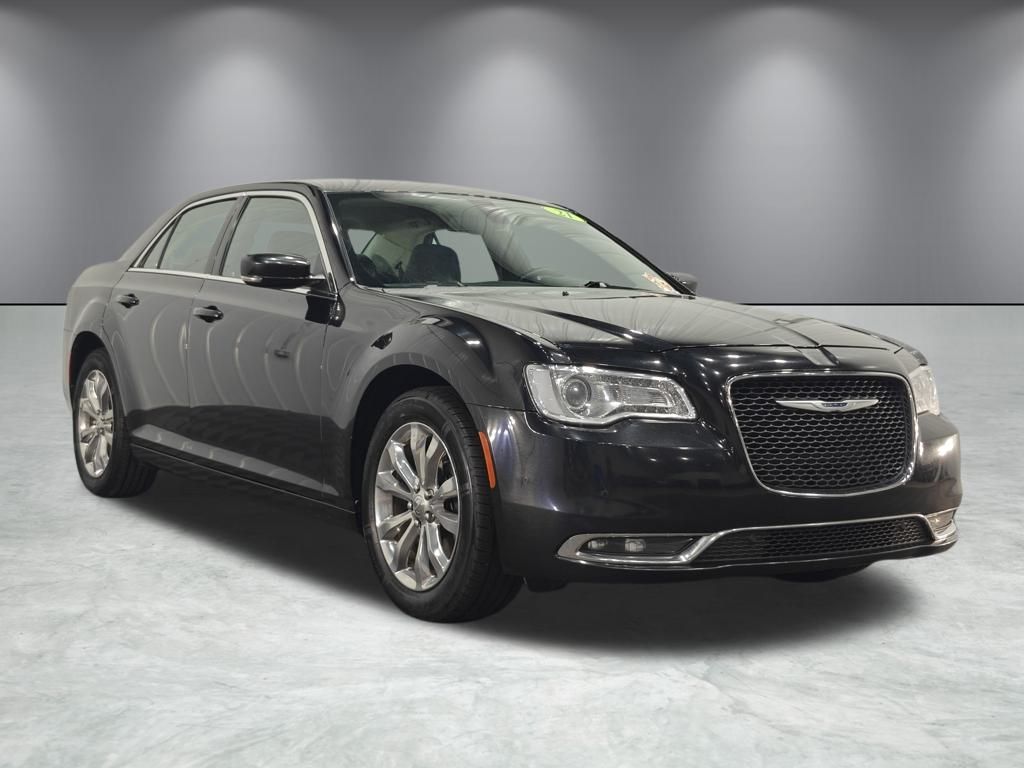 2021 Chrysler 300 Touring photo 2
