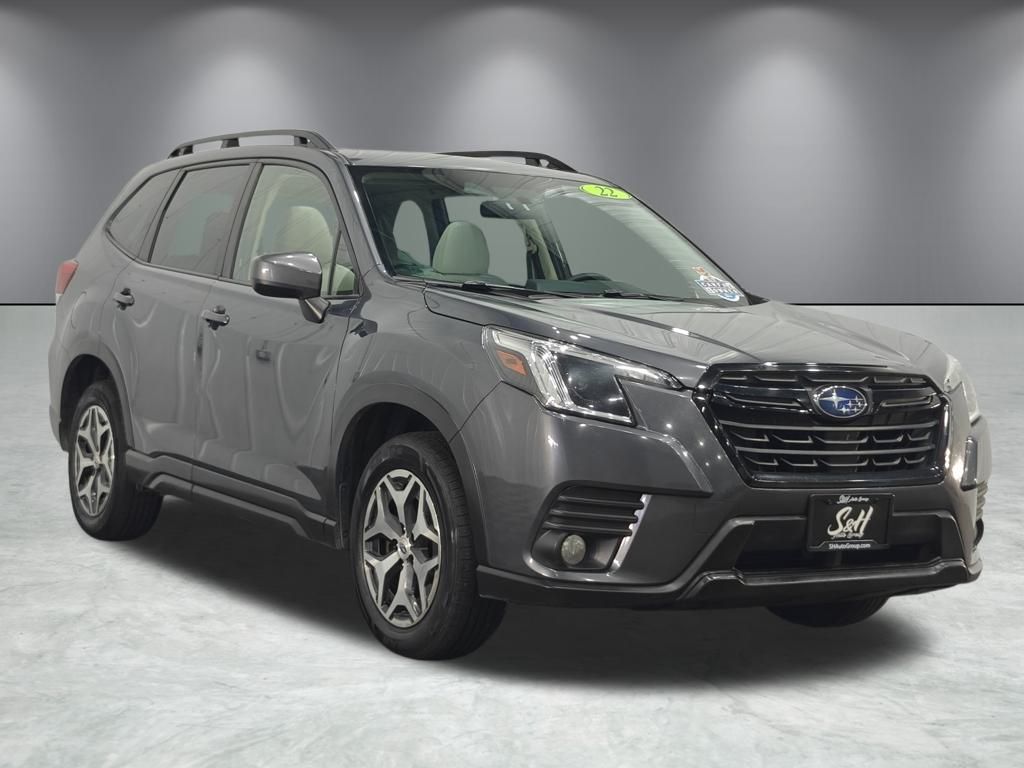 2022 Subaru Forester Premium photo 2