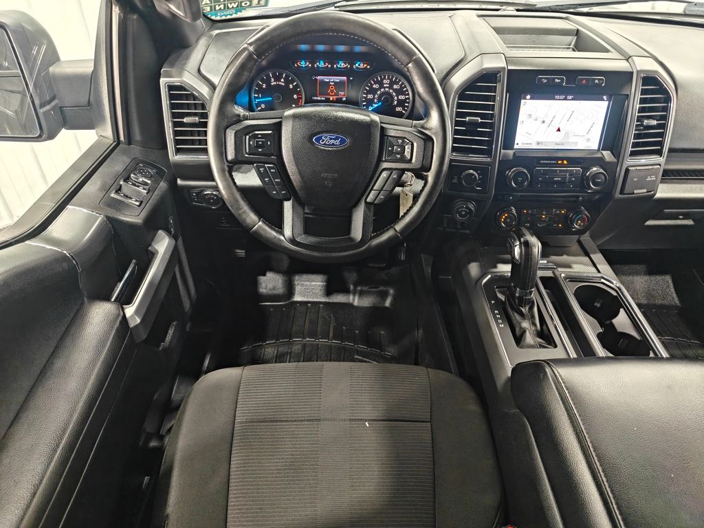 2017 Ford F-150 XLT photo 4