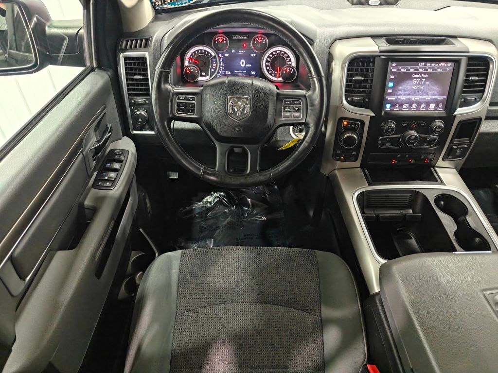 2016 Ram 1500 Big Horn photo 3