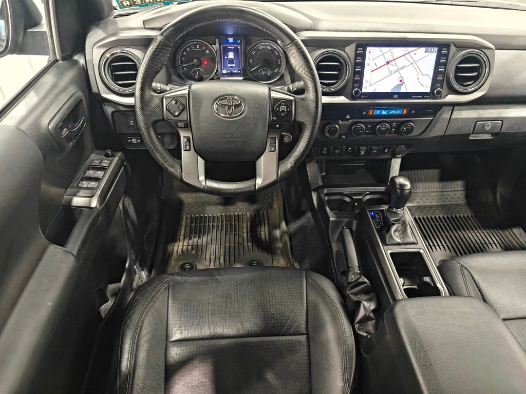 2023 Toyota Tacoma TRD Off-Road photo 3