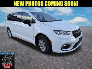 2025 Chrysler Pacifica Select Minivan/Van